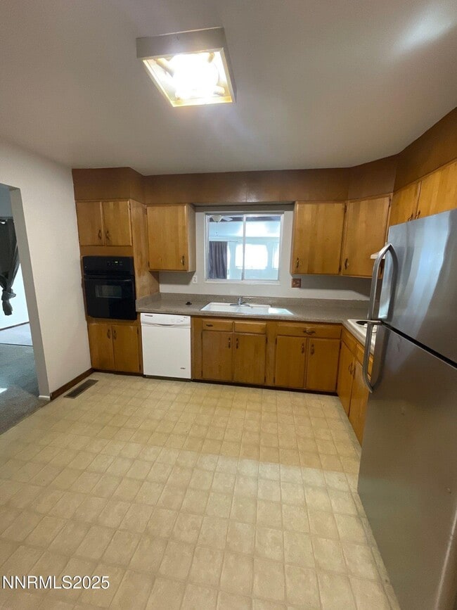 Building Photo - 4600 Azalea Dr