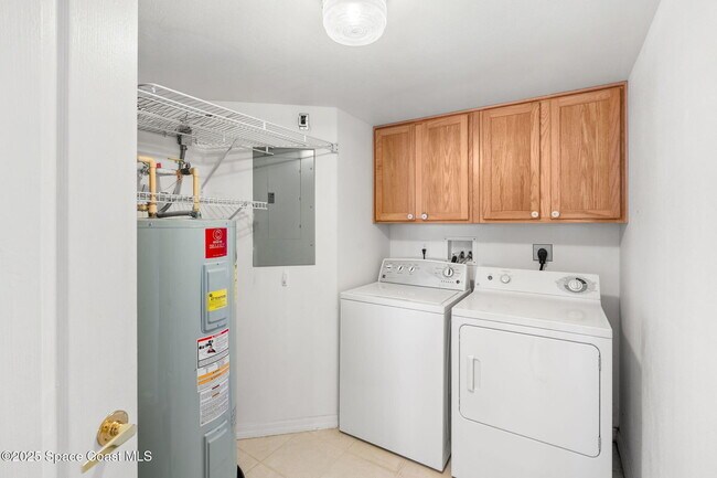 Building Photo - 800 Del Rio Way