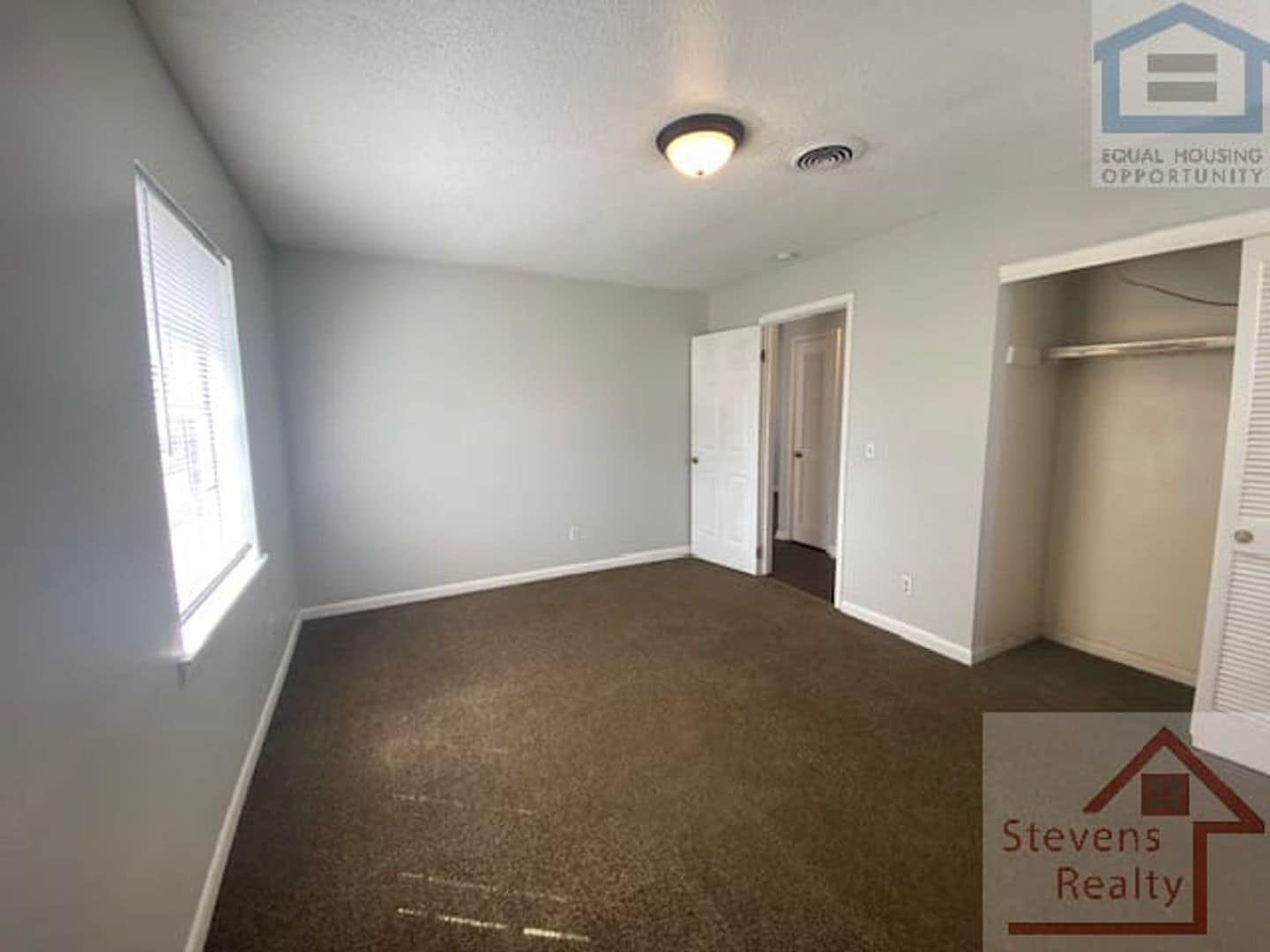 Building Photo - 411 Elm Ave