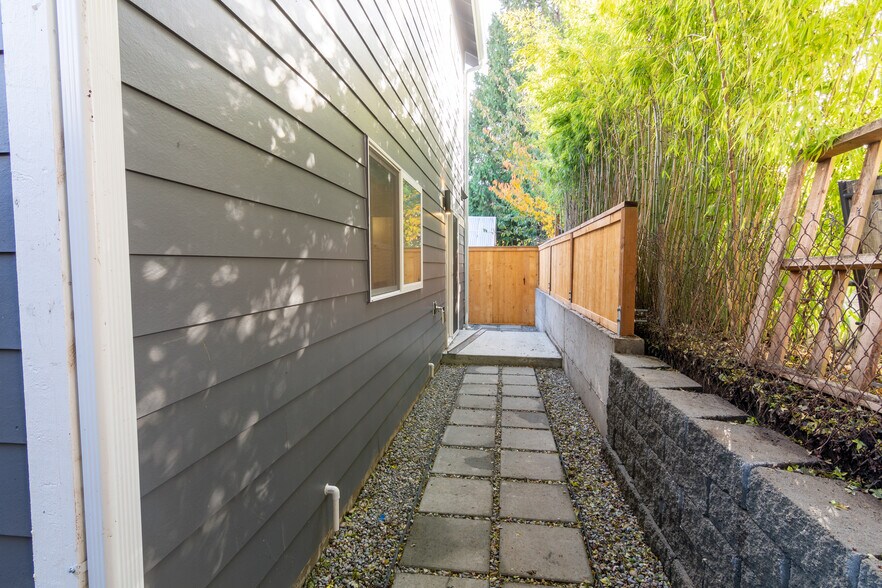 Building Photo - 6547 26th Ave NW