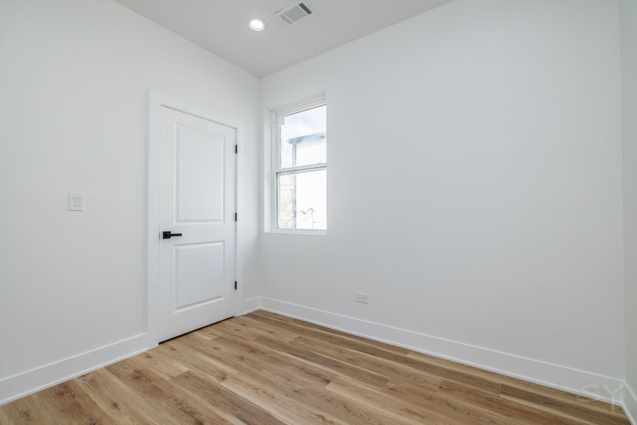 Building Photo - 6328 S Evans Ave
