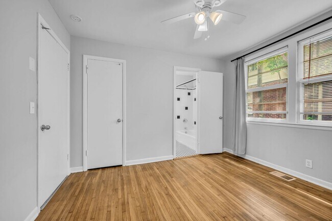 Building Photo - 4 Bed 2 Bath Home | Sylvan Park