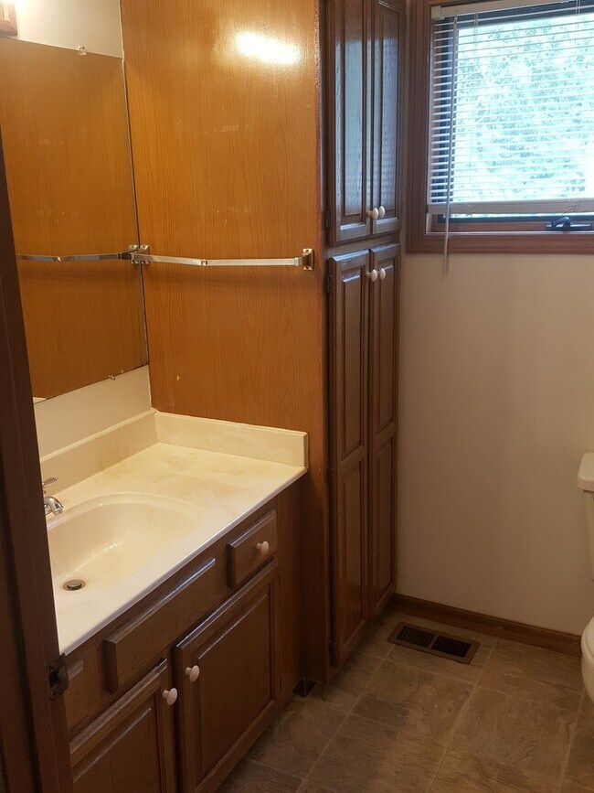 Building Photo - 110 N Union St