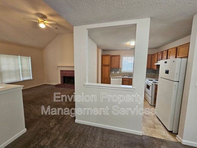 Building Photo - 10996 Knotty Pine Pl