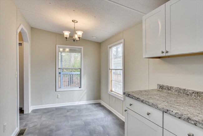 Building Photo - 1261 Lone Oak Ct