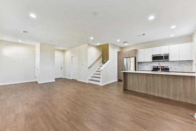 Building Photo - 17012 Marsh Wren Pass