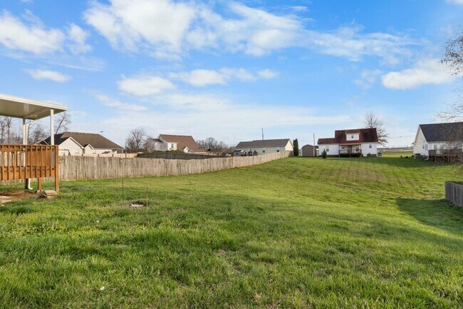 Building Photo - 1566 Autumn Dr