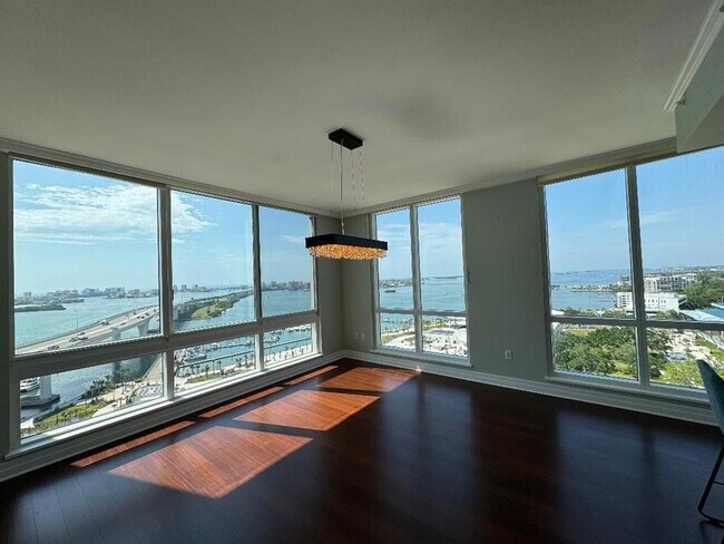 Building Photo - 331 Cleveland St