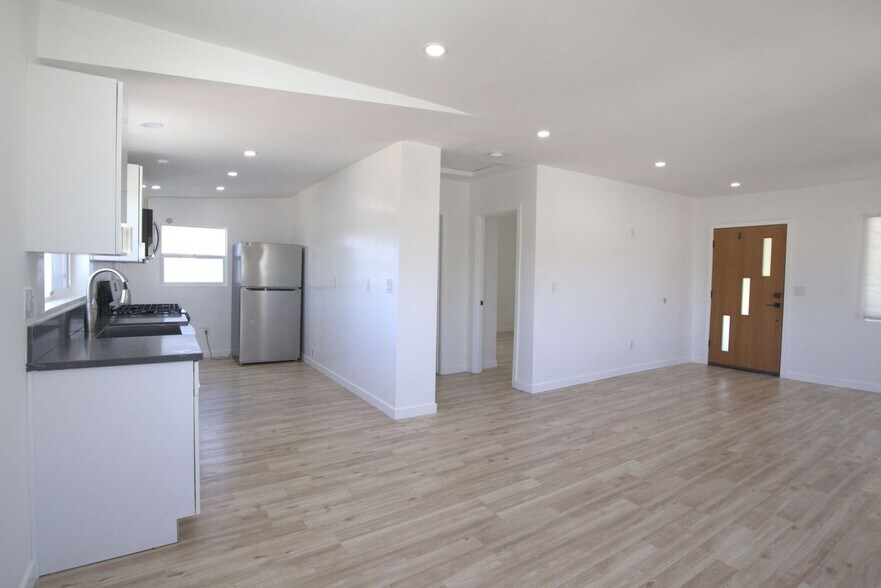 Building Photo - 4913 Lynnfield St