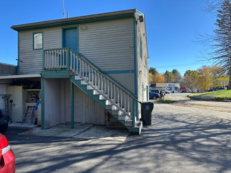 Building Photo - 1181 Boston Rd