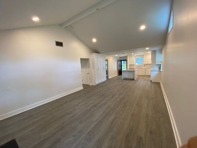Building Photo - 1515 Grape St