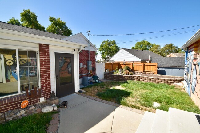 Building Photo - 2689 E Barbey Dr