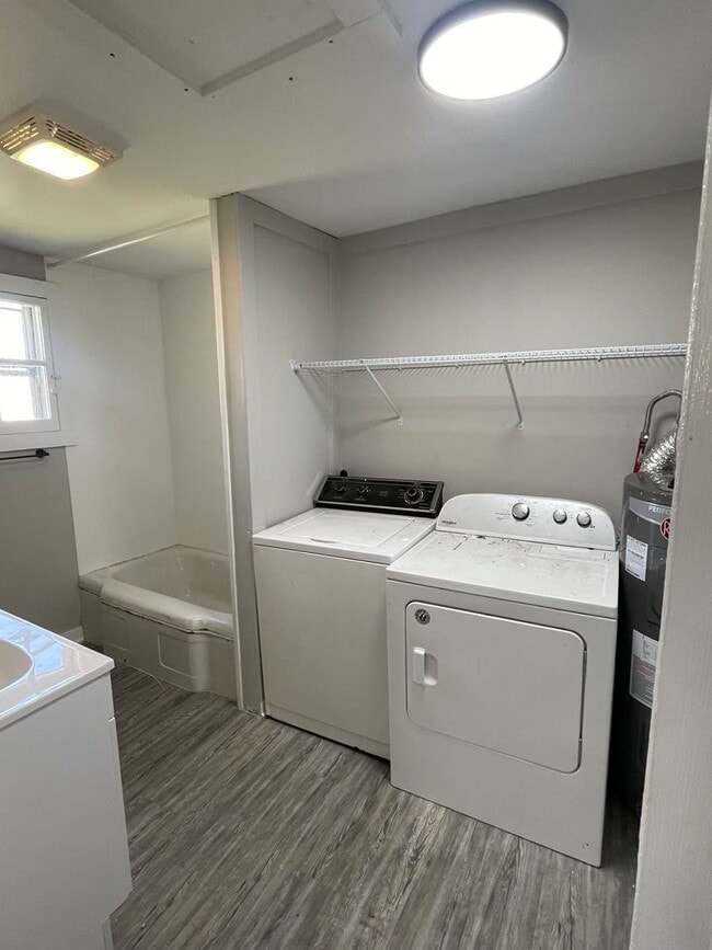 Building Photo - 1 Bedroom Home