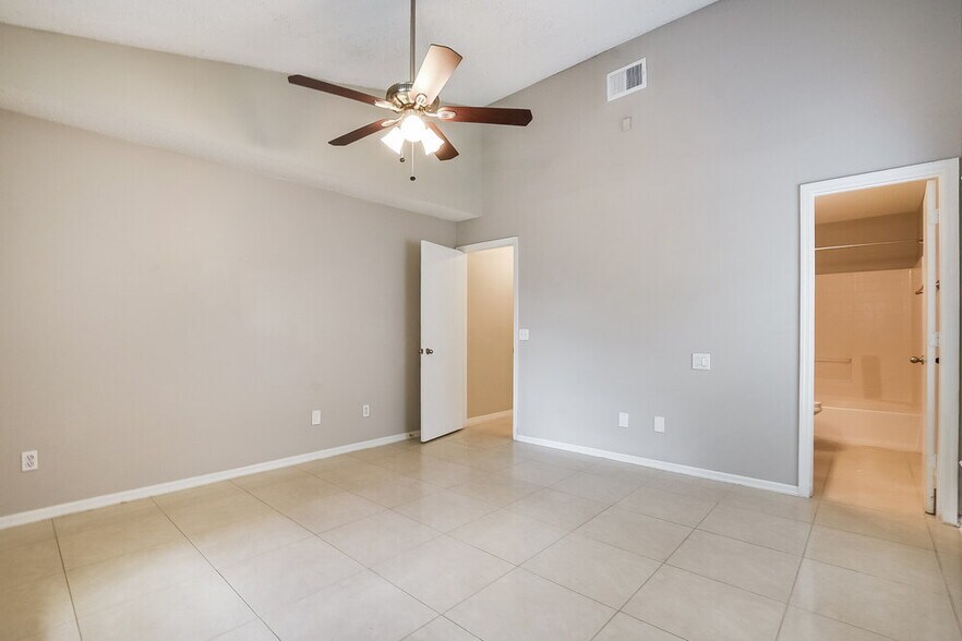 Building Photo - 2459 Parsons Pond Cir