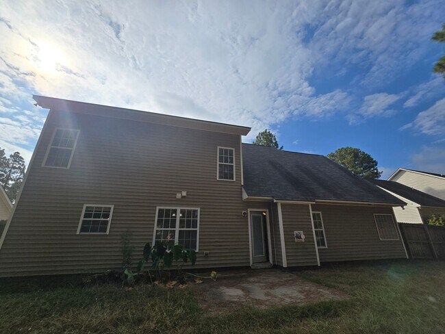 Building Photo - New Listing!!