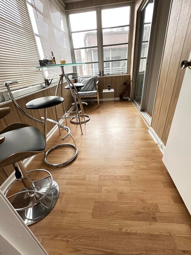 Building Photo - 370 Piedmont H