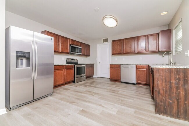 Building Photo - 127 Blakeford Dr