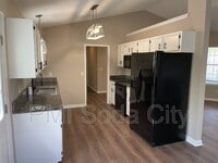 Building Photo - 103 Walnut Grove Cir