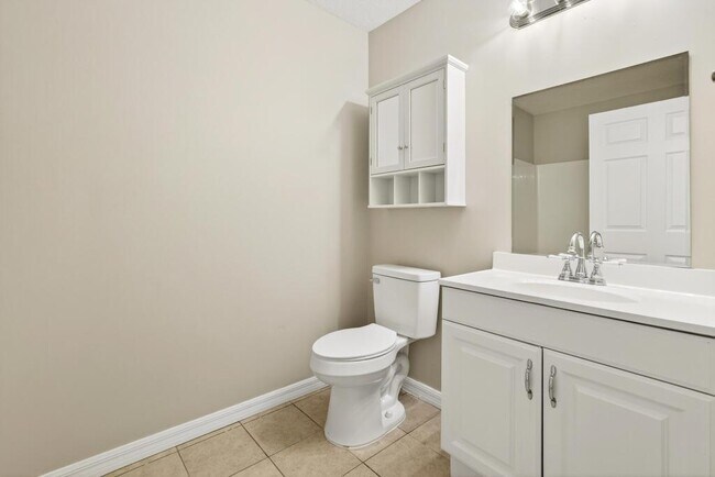 Building Photo - 2126 Center Way
