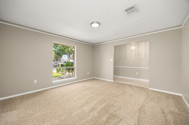 Building Photo - 5923 Pebble Springs Dr