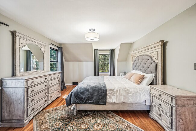Building Photo - 11148 Country Club Dr
