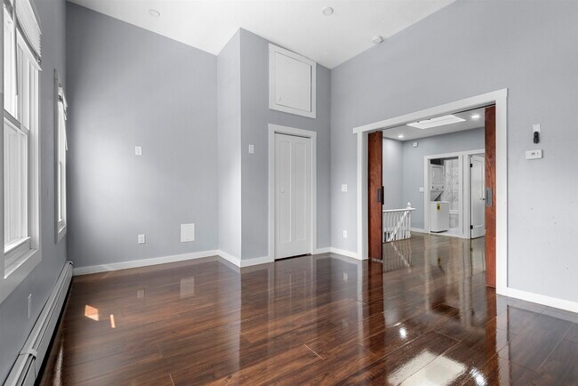 Building Photo - 161 Van Horne St