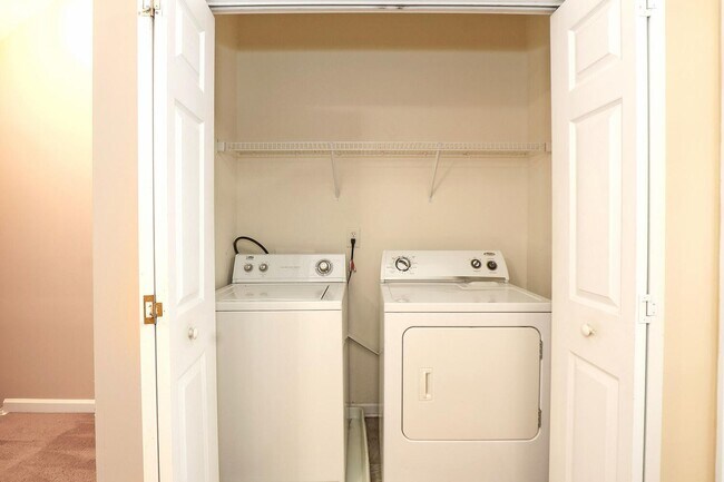 Building Photo - Weddington2664