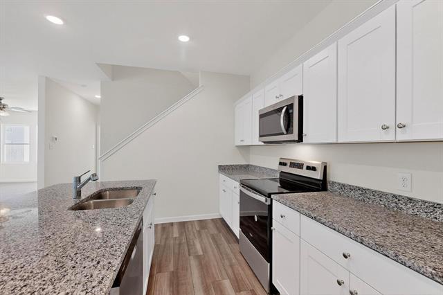 Building Photo - 225 Savannah Wy