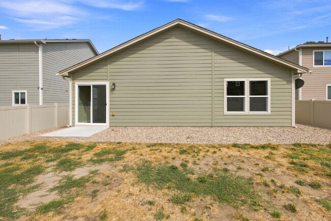 Building Photo - Beautiful Ranch Home in Ventana – Minutes from Fort Carson!