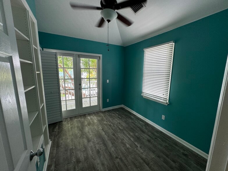 Building Photo - 75 Golf Club Dr