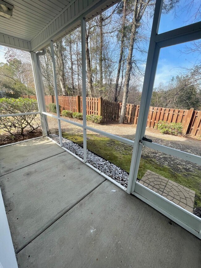 Building Photo - 1698 Low Country Pl