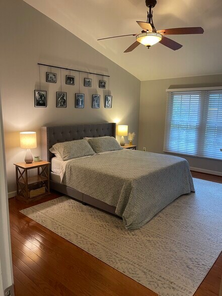 Primary Bedroom - 2100 Bobbyber Dr