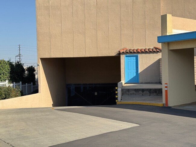 Building Photo - Senior Community Oasis in Torrance!