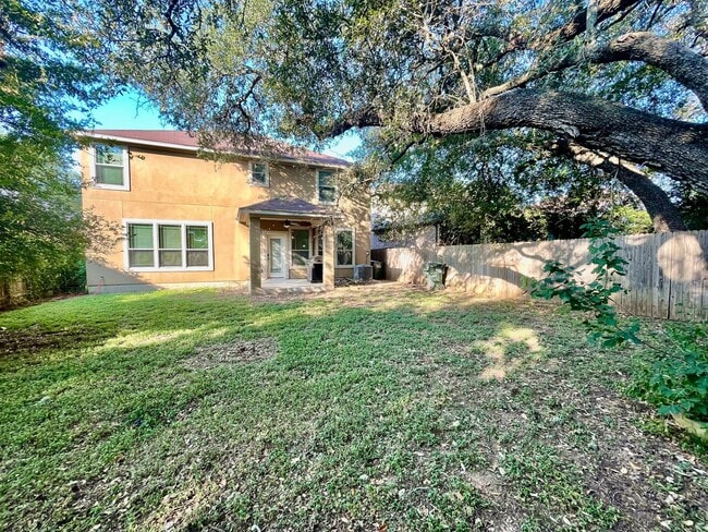 Building Photo - Spacious 4 Bedroom Home with Multiple Living Areas