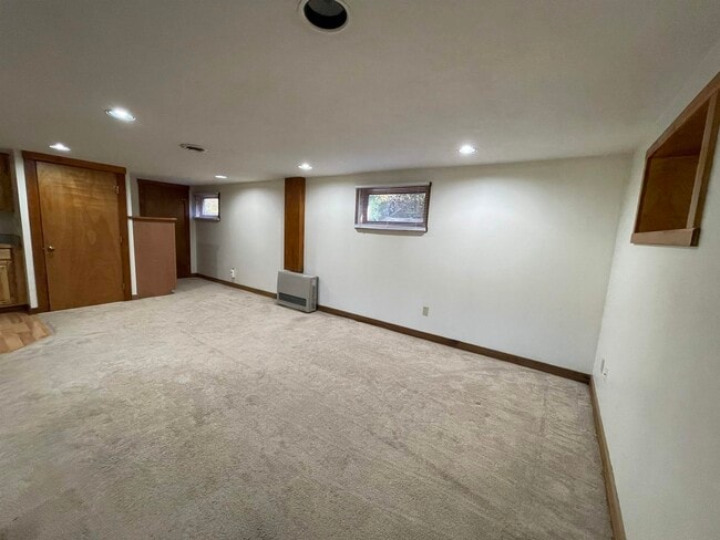 Building Photo - 40 Circle Point Rd