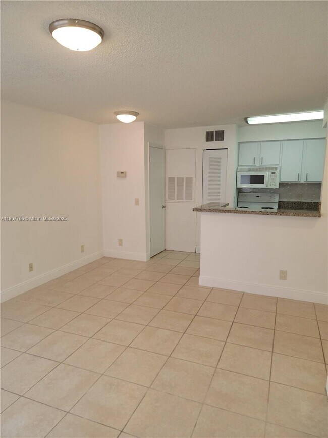 Building Photo - 2900 S University Dr
