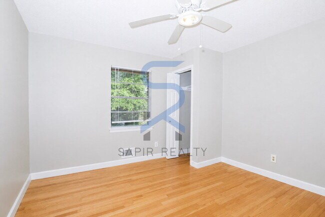 Building Photo - Peaceful Suburban Living Awaits – 3BR/1.5BA Home