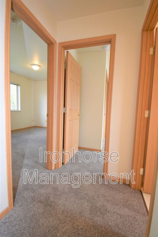 Building Photo - 2460 Wheeler Dr