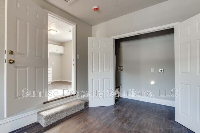 Building Photo - 4424 SE 38th St