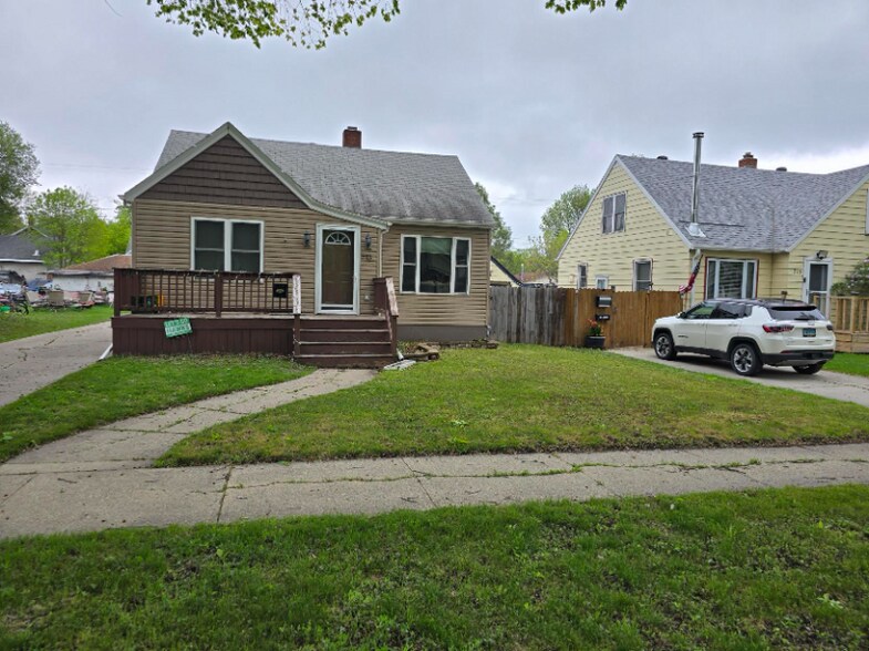 Primary Photo - 713 Oak St