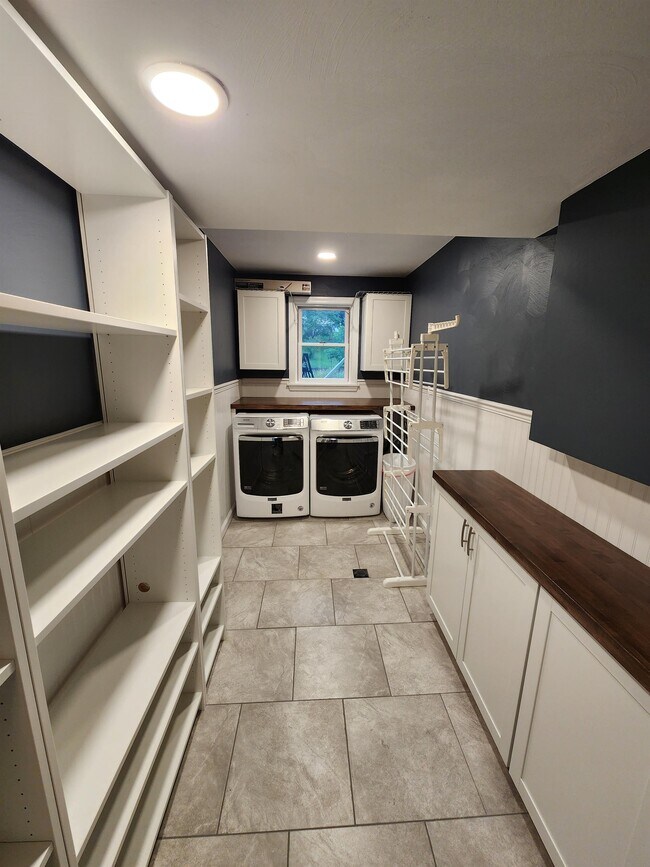 Building Photo - 13894 US-30