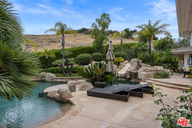 Building Photo - 1653 Vista Oaks Way