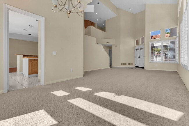 Building Photo - 12 Bergamo