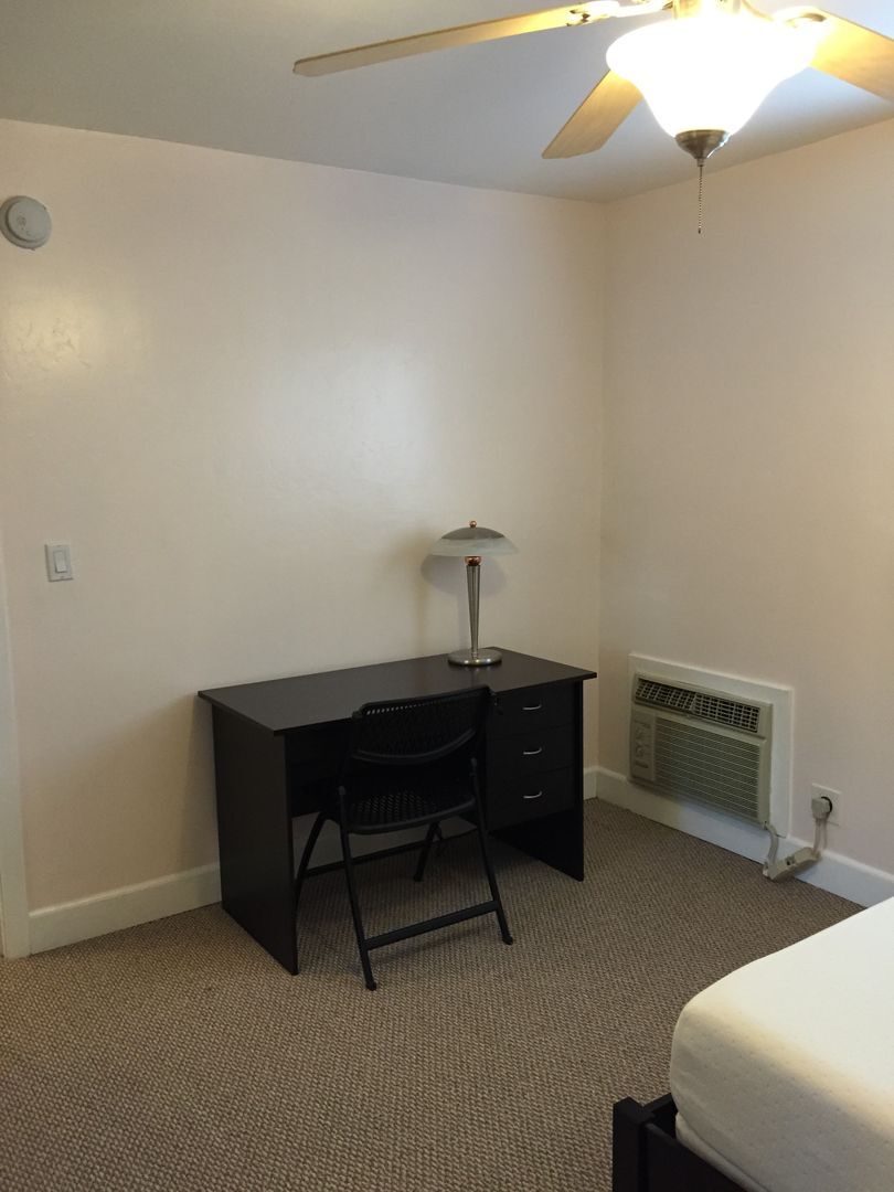 Building Photo - 1 Bed + 1 Bath Brentwood Now Leasing for 2026-2027 UCLA Housing