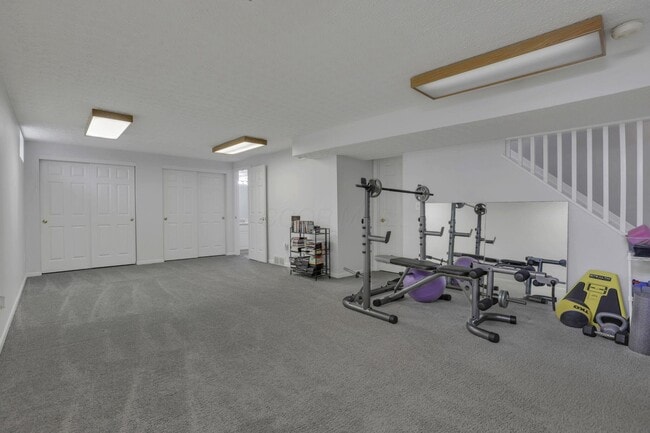 Building Photo - 4976 Conifer Dr