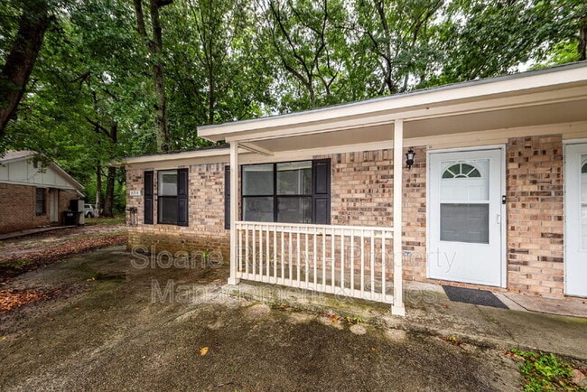 Building Photo - 819 Sandpiper Dr