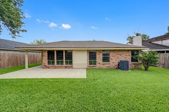 Building Photo - 1206 Park Ln