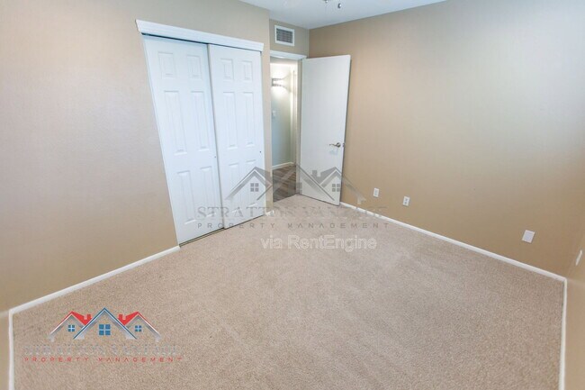 Building Photo - 2224 W Emelita Ave