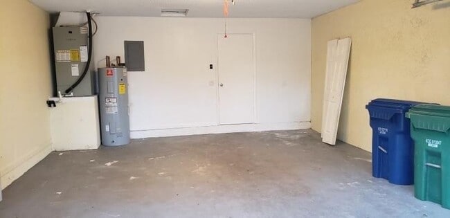 Building Photo - 9555 NW 25th Ct