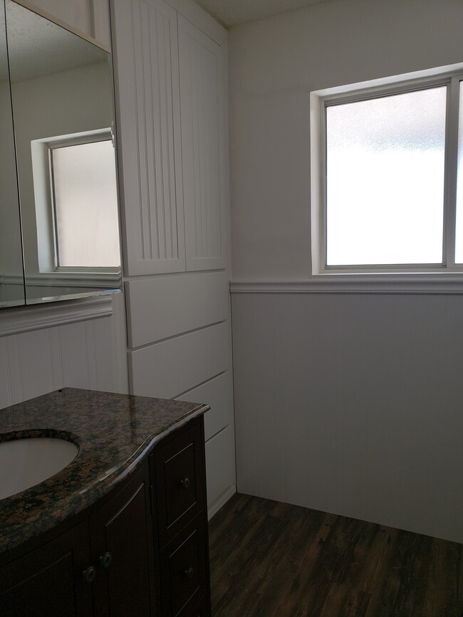 Building Photo - 1894 S Foothill Dr